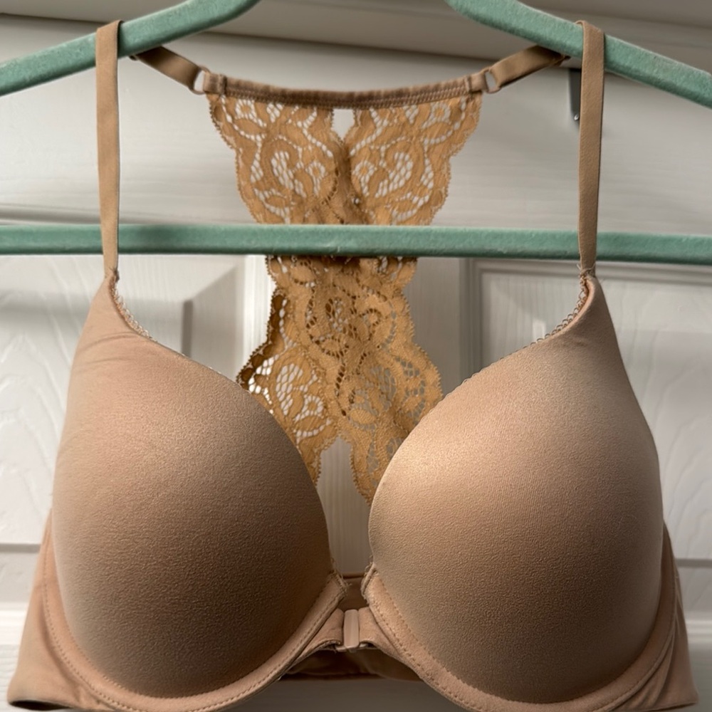 Victoria’s Secret Tan Lace Back Bra